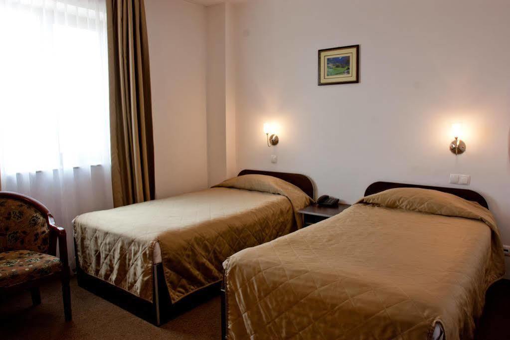 Denisa Hotel Otopeni Eksteriør billede